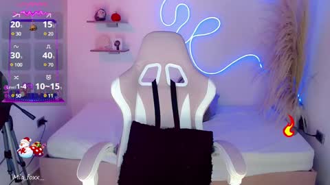Mia online show from December 29, 9:09 pm