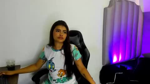 Snapshot of miaa_rosse_23 chatting on October 19, 12:40 pm Mia online show from October 19, 12:40 pm