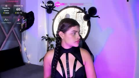 Snapshot of miaa_rosse_23 chatting on October 24, 1:40 pm Mia online show from October 24, 1:40 pm