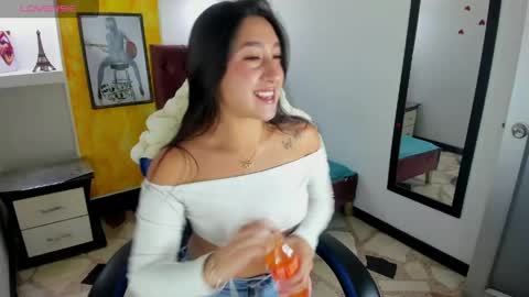       online show from April 11, 5:38 pm