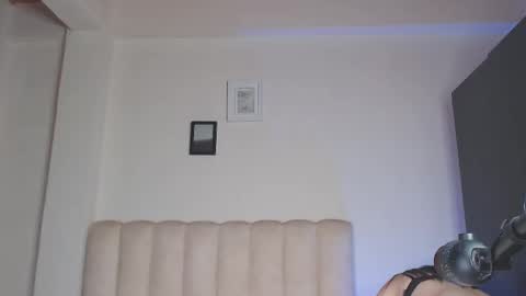 Mia  online show from October 25, 9:32 pm