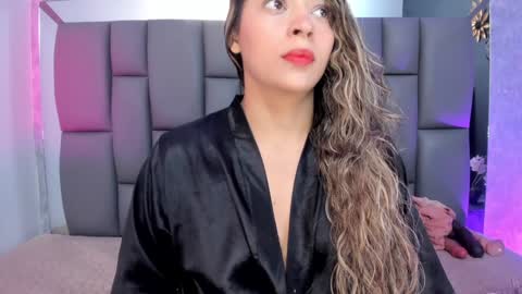 Snapshot of miaabrown__ chatting on February 1, 12:05 pm Mia online show from February 1, 12:05 pm