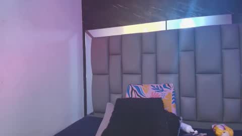 Mia online show from November 24, 12:07 pm