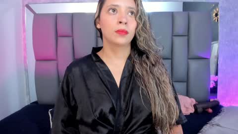 Snapshot of miaabrown__ chatting on January 29, 12:02 pm Mia online show from January 29, 12:02 pm
