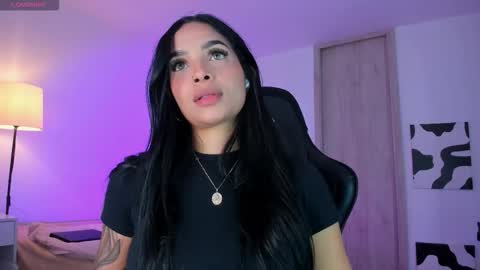 Mia online show from October 6, 8:13 pm