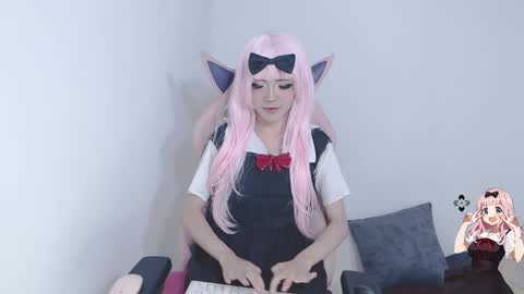 Mia online show from March 4, 3:59 pm