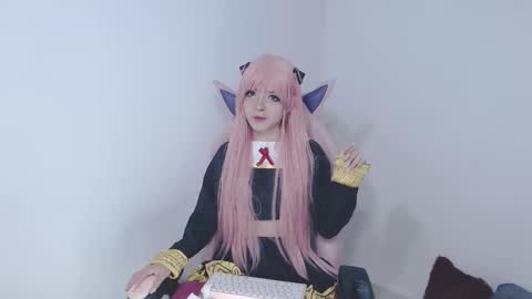 Mia online show from February 15, 3:06 pm