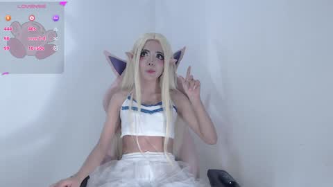 Mia online show from December 2, 6:30 pm