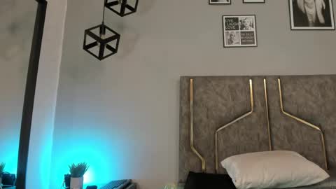 miaakittyy online show from May 18, 11:27 am
