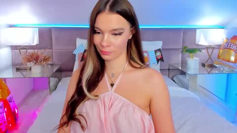 Snapshot of miaamuse chatting on September 27, 7:54 pm Mia online show from September 27, 7:54 pm