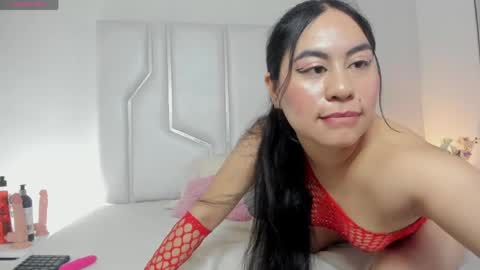 miaatorres_ online show from April 29, 12:08 pm