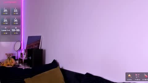 mia online show from March 25, 7:06 pm