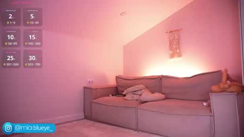 Snapshot of miablueye chatting on September 24, 6:45 am miablueye online show from September 24, 6:45 am