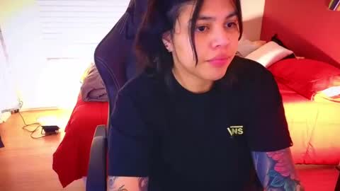 Snapshot of miacanela_xo chatting on January 7, 12:13 am Mia online show from January 7, 12:13 am