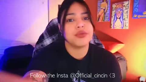 Snapshot of miacanela_xo chatting on February 2, 1:45 am Mia online show from February 2, 1:45 am
