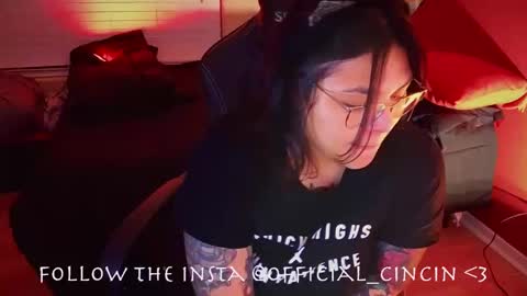 Snapshot of miacanela_xo chatting on February 12, 2:35 am Mia online show from February 12, 2:35 am