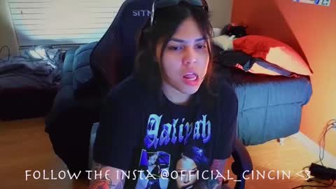 Snapshot of miacanela_xo chatting on February 15, 1:42 am Mia online show from February 15, 1:42 am