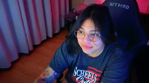 Snapshot of miacanela_xo chatting on March 10, 1:56 am Mia online show from March 10, 1:56 am