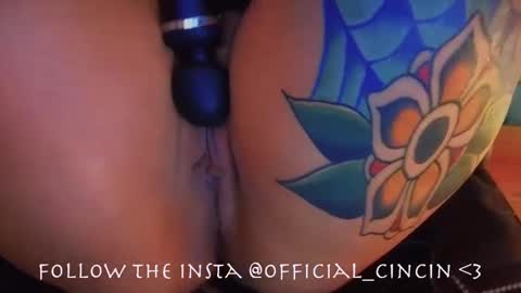 Snapshot of miacanela_xo chatting on February 19, 1:51 am Mia online show from February 19, 1:51 am