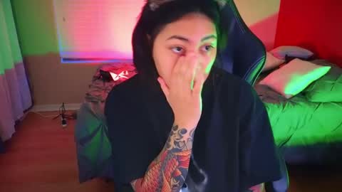 Snapshot of miacanela_xo chatting on December 26, 12:25 am Mia online show from December 26, 12:25 am