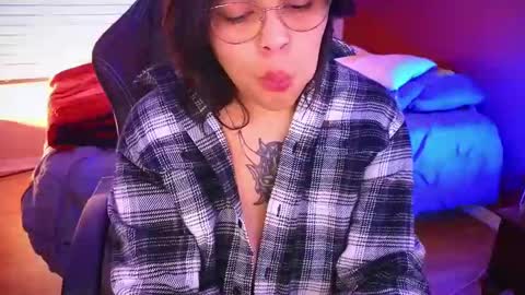 Snapshot of miacanela_xo chatting on January 23, 3:16 am Mia online show from January 23, 3:16 am