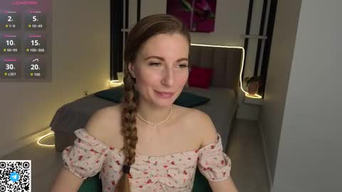 Mia online show from September 17, 8:23 am
