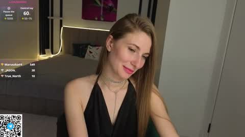 Mia online show from September 9, 1:33 pm