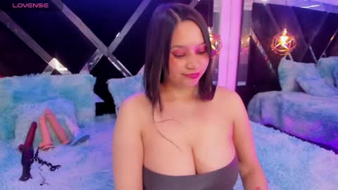 Mia online show from April 11, 3:01 am