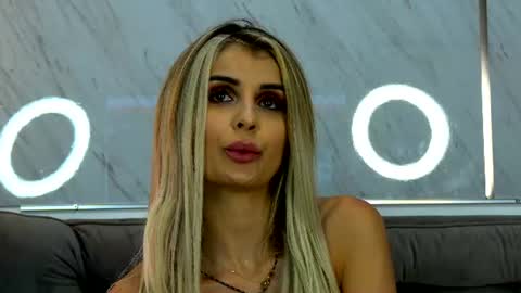 Mia online show from July 19, 9:06 pm