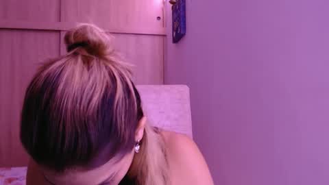 Miia  online show from January 18, 4:20 am