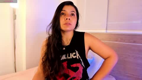 IG Yojanagomez  online show from April 16, 9:39 pm