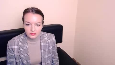 Mia online show from October 1, 7:46 am