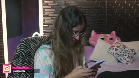 Snapshot of miadimota chatting on February 23, 2:14 am Mia online show from February 23, 2:14 am
