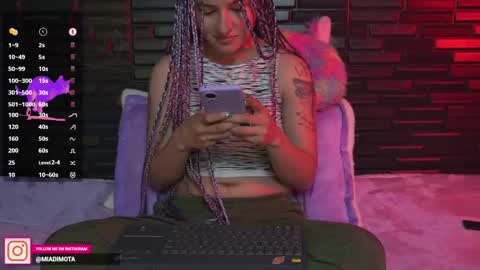 Snapshot of miadimota chatting on December 6, 6:26 am Mia online show from December 6, 6:26 am