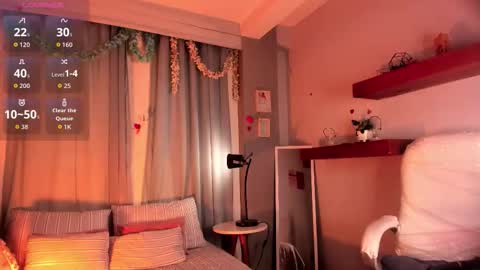 Mia online show from September 26, 8:39 pm