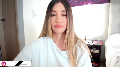 Snapshot of miaduval chatting on December 3, 9:45 pm Mia online show from December 3, 9:45 pm