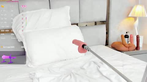 Snapshot of miaebony_ chatting on September 29, 9:53 pm Call me Mia online show from September 29, 9:53 pm