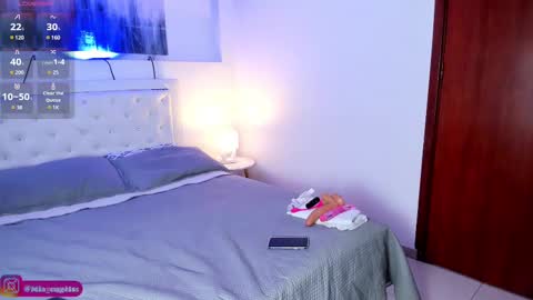 Mia online show from February 22, 1:55 pm