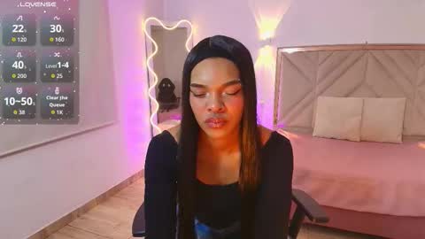 Snapshot of miagates_tay chatting on October 22, 3:22 am Mia online show from October 22, 3:22 am