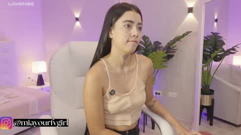 Snapshot of miagomez1 chatting on September 23, 1:09 pm Mia Gomez online show from September 23, 1:09 pm