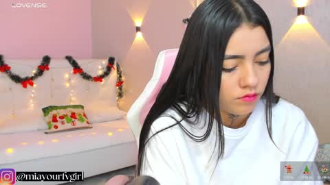 Mia Gomez online show from December 7, 12:24 pm
