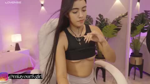 Snapshot of miagomez1 chatting on October 3, 4:01 pm Mia Gomez online show from October 3, 4:01 pm