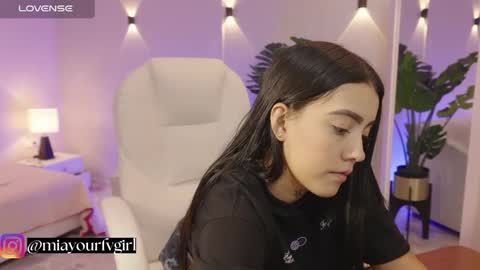 Snapshot of miagomez1 chatting on October 17, 1:47 pm Mia Gomez online show from October 17, 1:47 pm