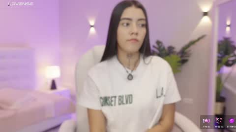 Snapshot of miagomez1 chatting on September 25, 12:59 pm Mia Gomez online show from September 25, 12:59 pm