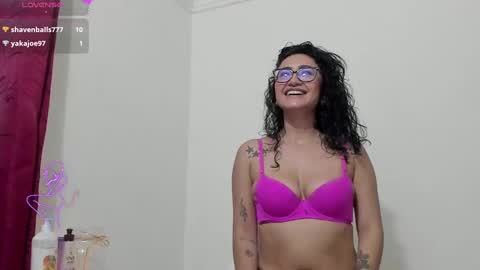 Mia  online show from March 11, 10:09 pm