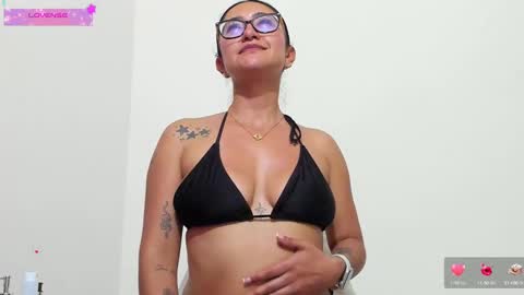 Mia  online show from September 30, 1:11 am