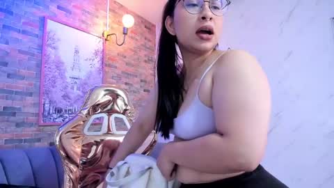 miah online show from February 19, 4:01 am
