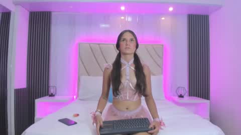 Mia online show from October 23, 9:54 pm