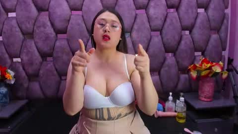 miaharvey 69 online show from November 3, 1:26 pm