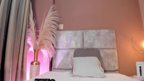 miahertz online show from November 5, 12:32 pm